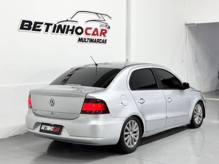 VOLKSWAGEN - VOYAGE - 2011/2012 - Prata - R$ 37.900,00