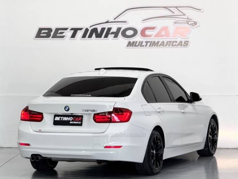 BMW - 328I - 2012/2013 - Branca - R$ 118.900,00