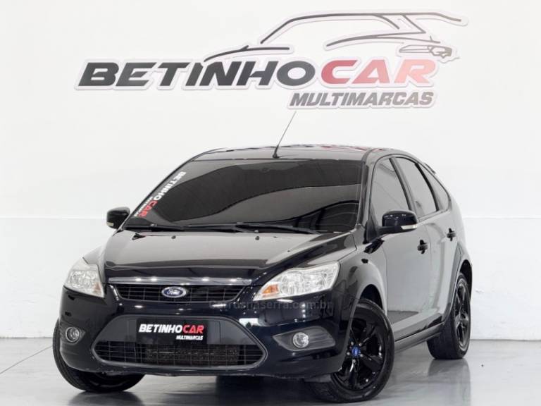 FORD - FOCUS - 2012/2013 - Preta - R$ 47.900,00