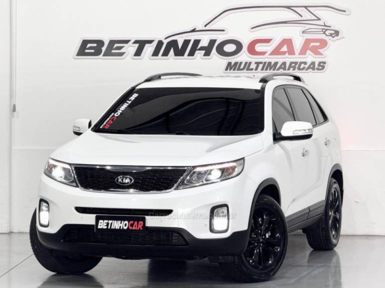 KIA MOTORS - SORENTO - 2013/2014 - Branca - R$ 74.900,00