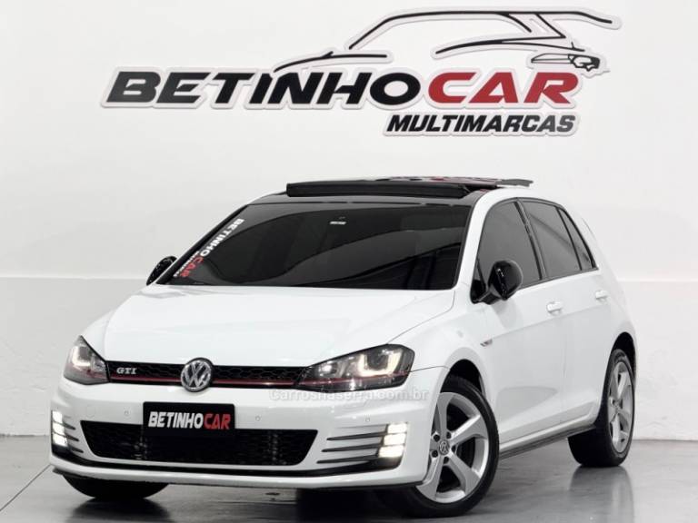 VOLKSWAGEN - GOLF - 2013/2014 - Branca - R$ 138.900,00