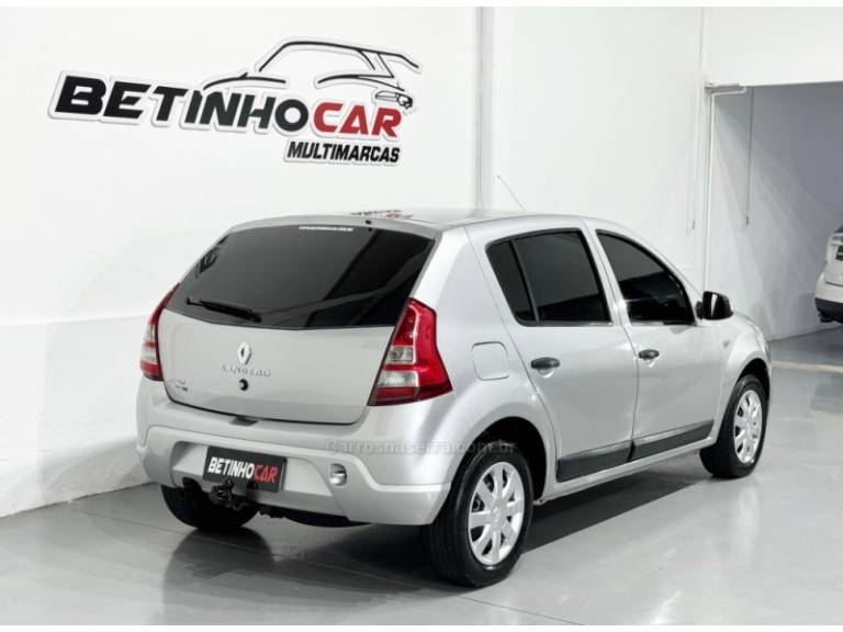 RENAULT - SANDERO - 2012/2013 - Prata - R$ 39.900,00