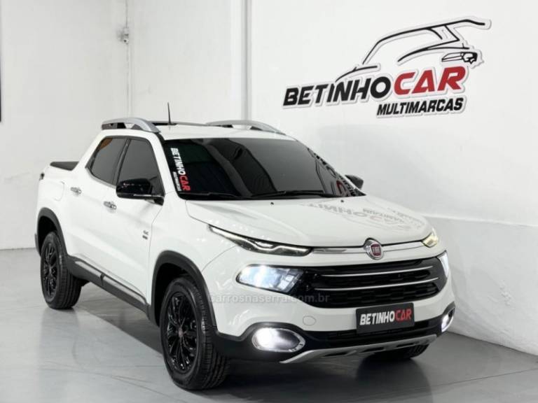 FIAT - TORO - 2018/2019 - Branca - R$ 125.900,00