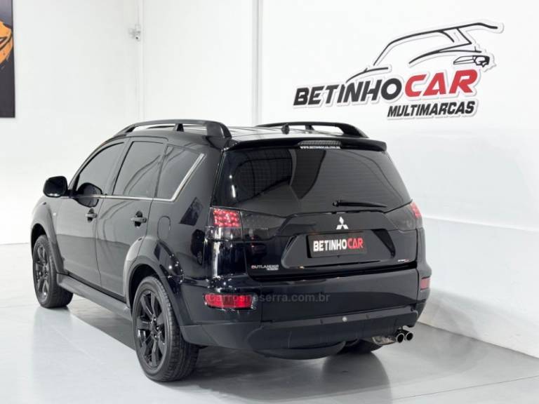 MITSUBISHI - OUTLANDER - 2011/2012 - Preta - R$ 65.900,00