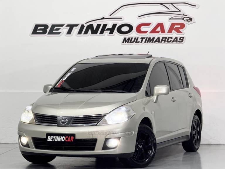 NISSAN - TIIDA - 2007/2008 - Bege - R$ 39.900,00